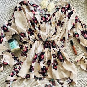 🕊 FREE PEOPLE | KIMONO SYLE TOP